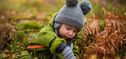 My Junior Kinderwagen Babys beim Spazierengehen: Die richtige Kleidung für jede Temperatur und wie Du Überhitzung oder Unterkühlung erkennst