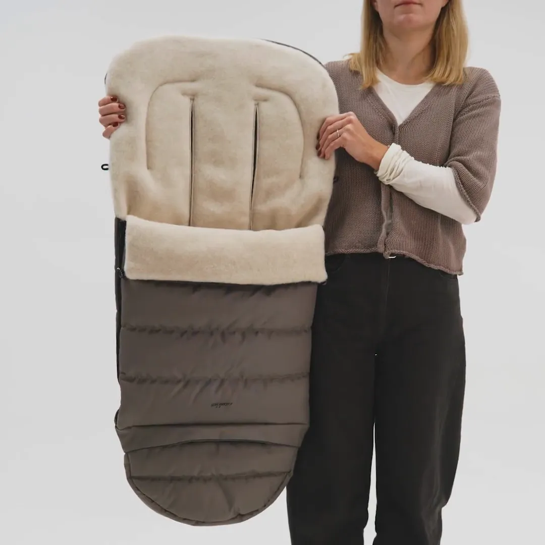 Atelier SignatureWool 3in1 Footmuff Video